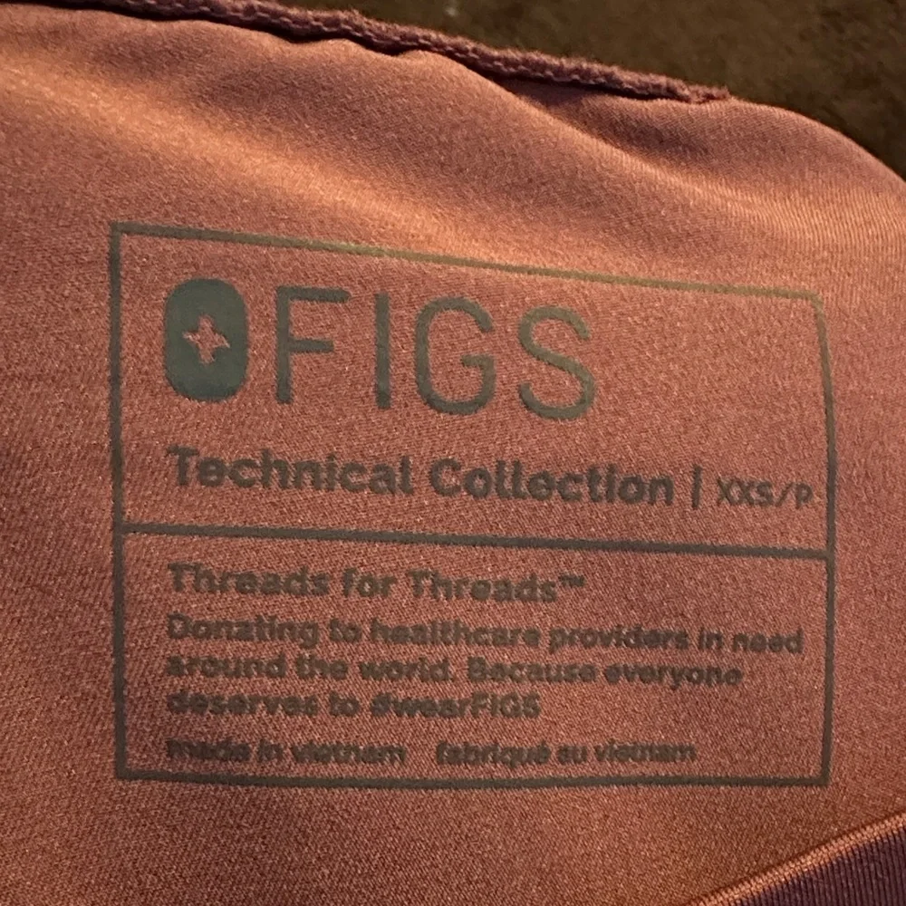 Figs Men's Rust Joggers with Gray Tie